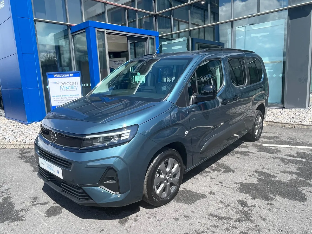 Opel Combo Wheelchair Accessiible - Image 3