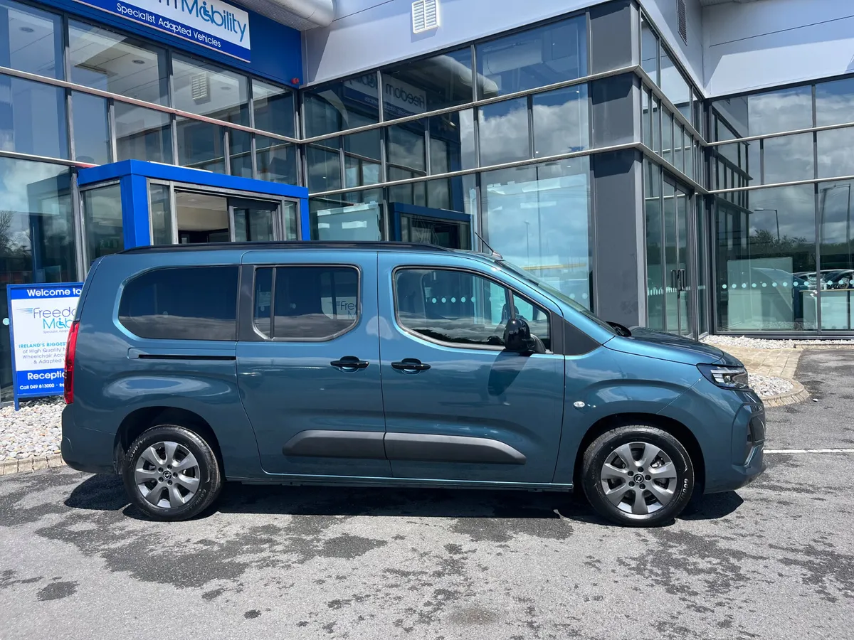 Opel Combo Wheelchair Accessiible - Image 4
