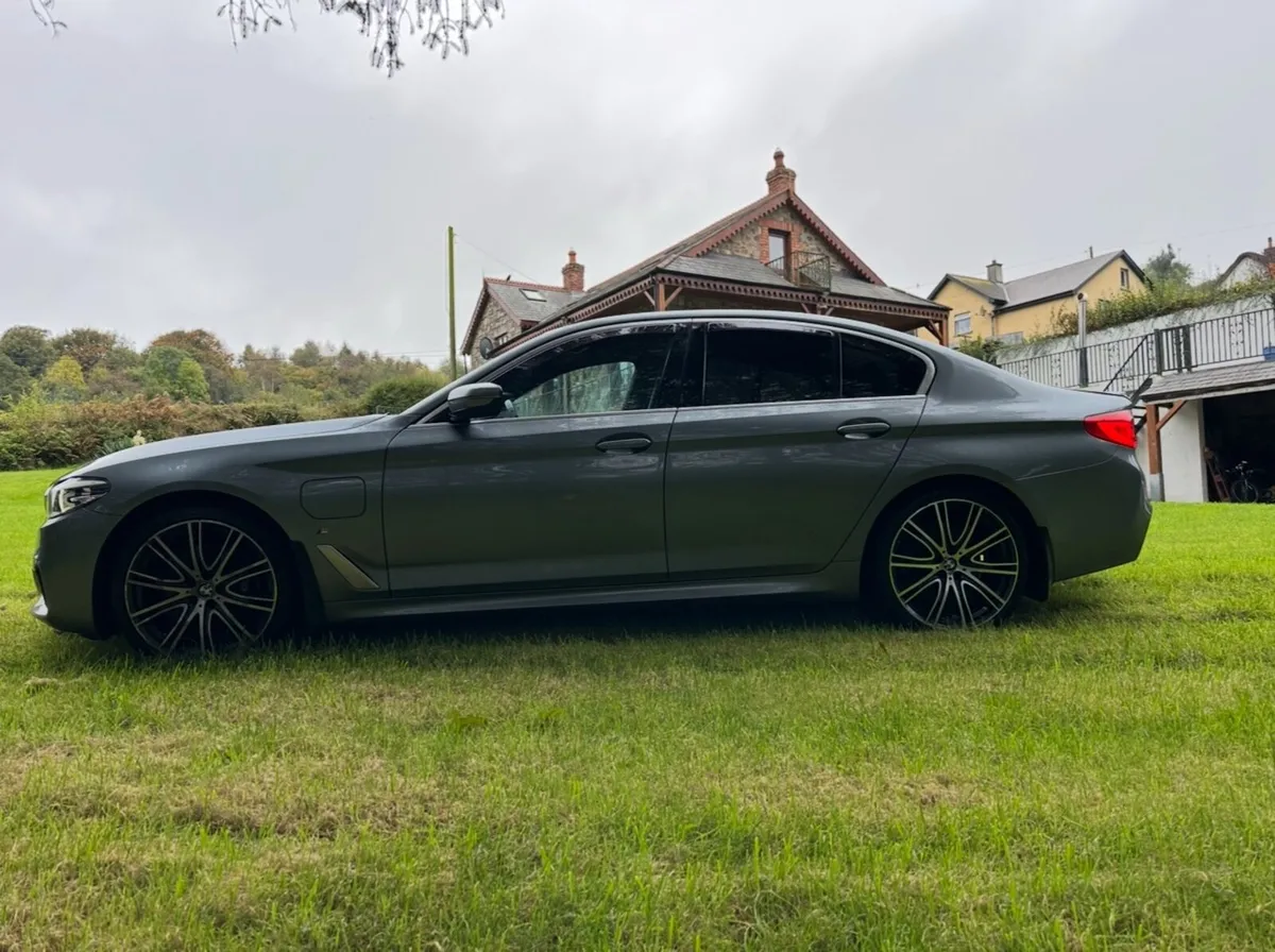BMW G30 530e - Image 4