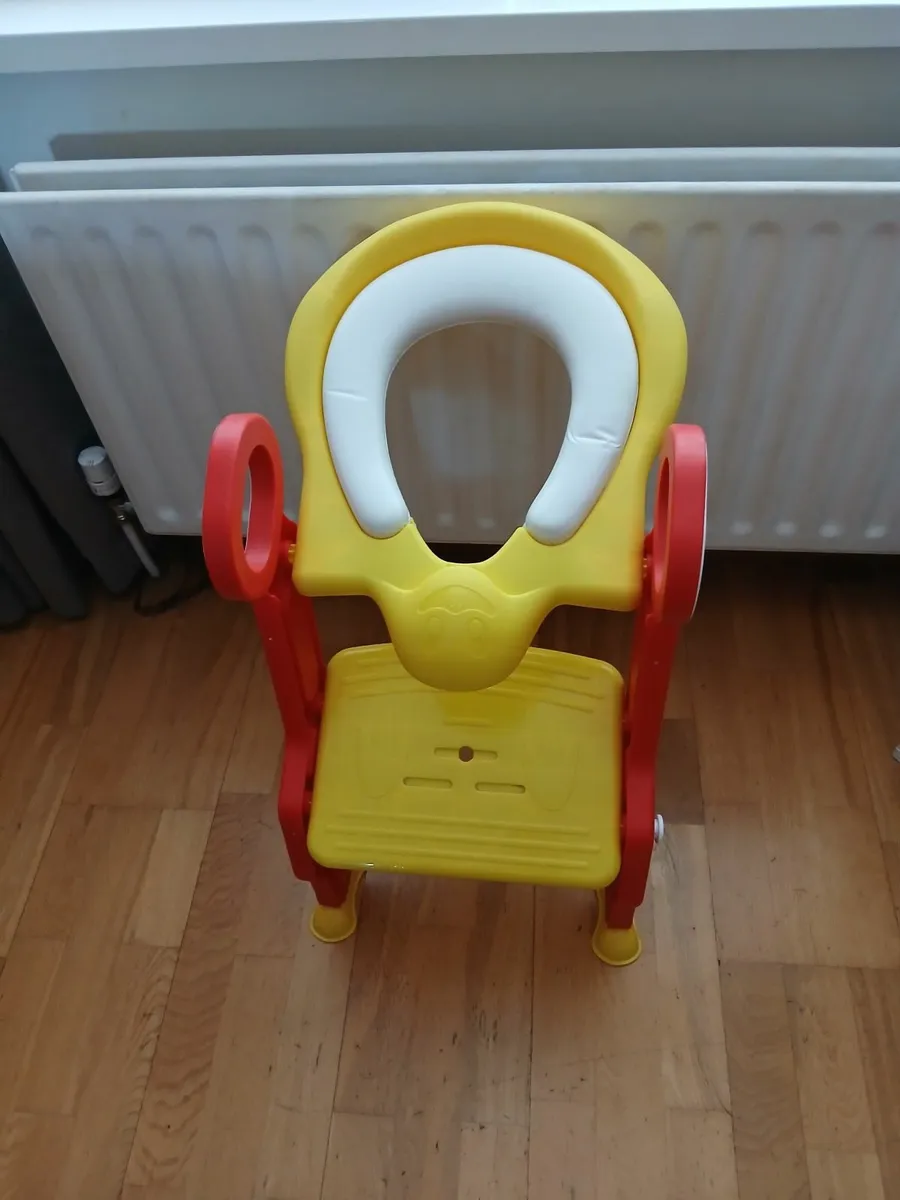 Toilet seat for toddler