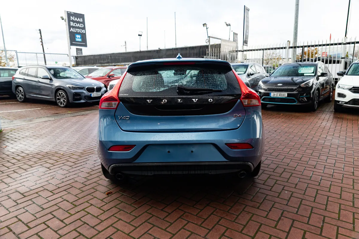 2.0D D4 HATCH 5DR AUTOMATIC - Image 4