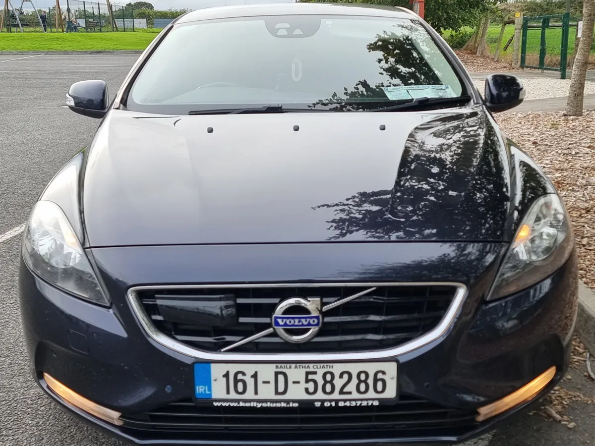 Volvo V40 2016 diesel absolute bargain €5990 - Image 2