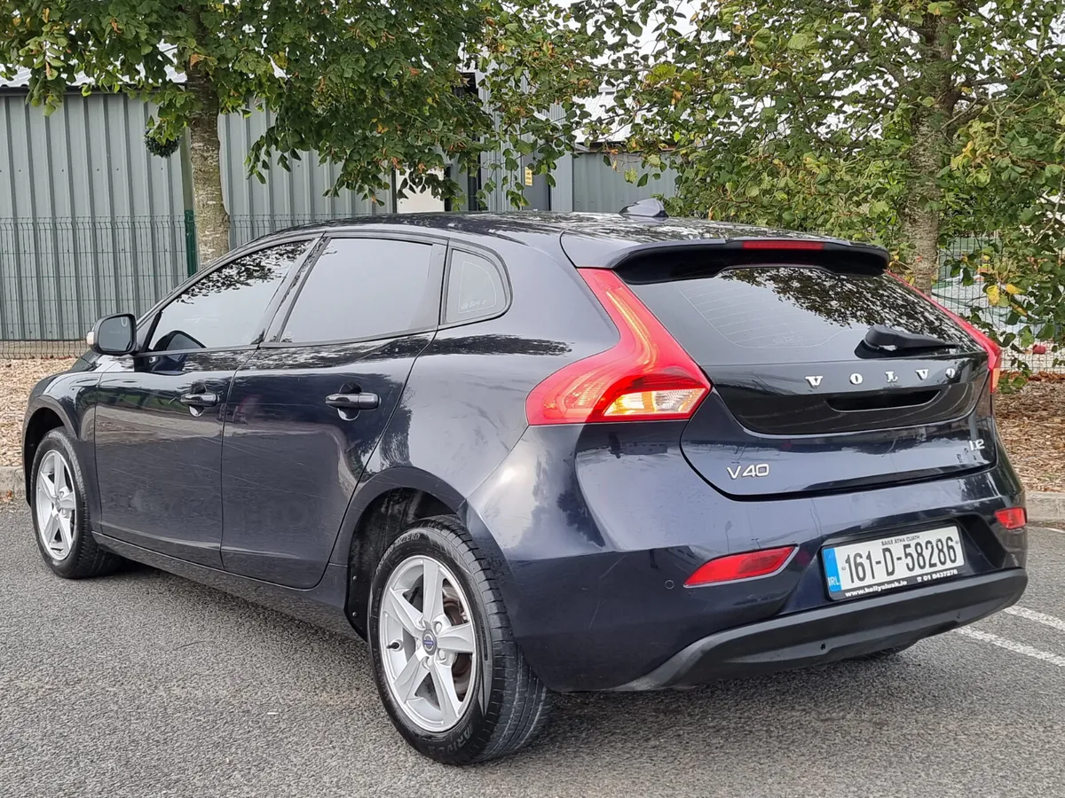 Volvo V40 2016 diesel absolute bargain €5990 - Image 4