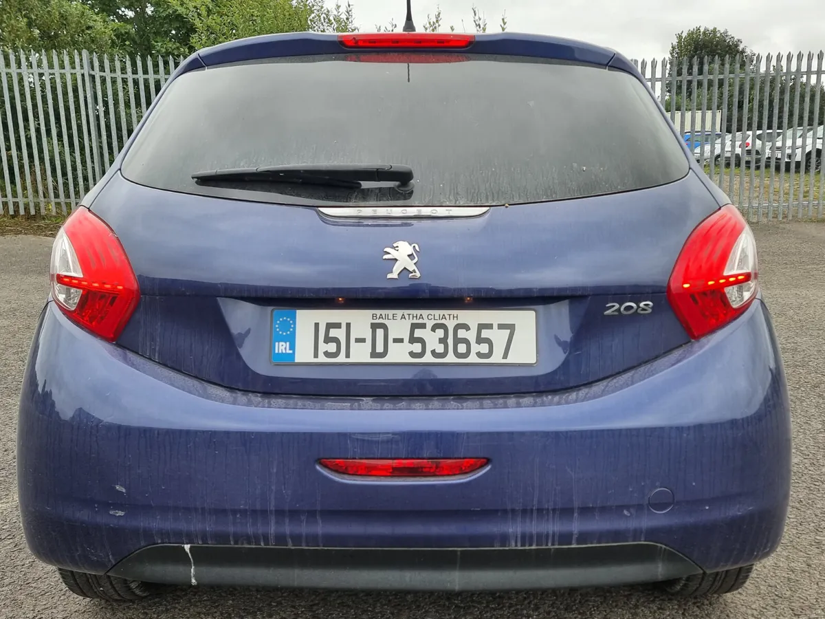 Automatic Peugeot 208 2015  1.2  low miles - Image 2