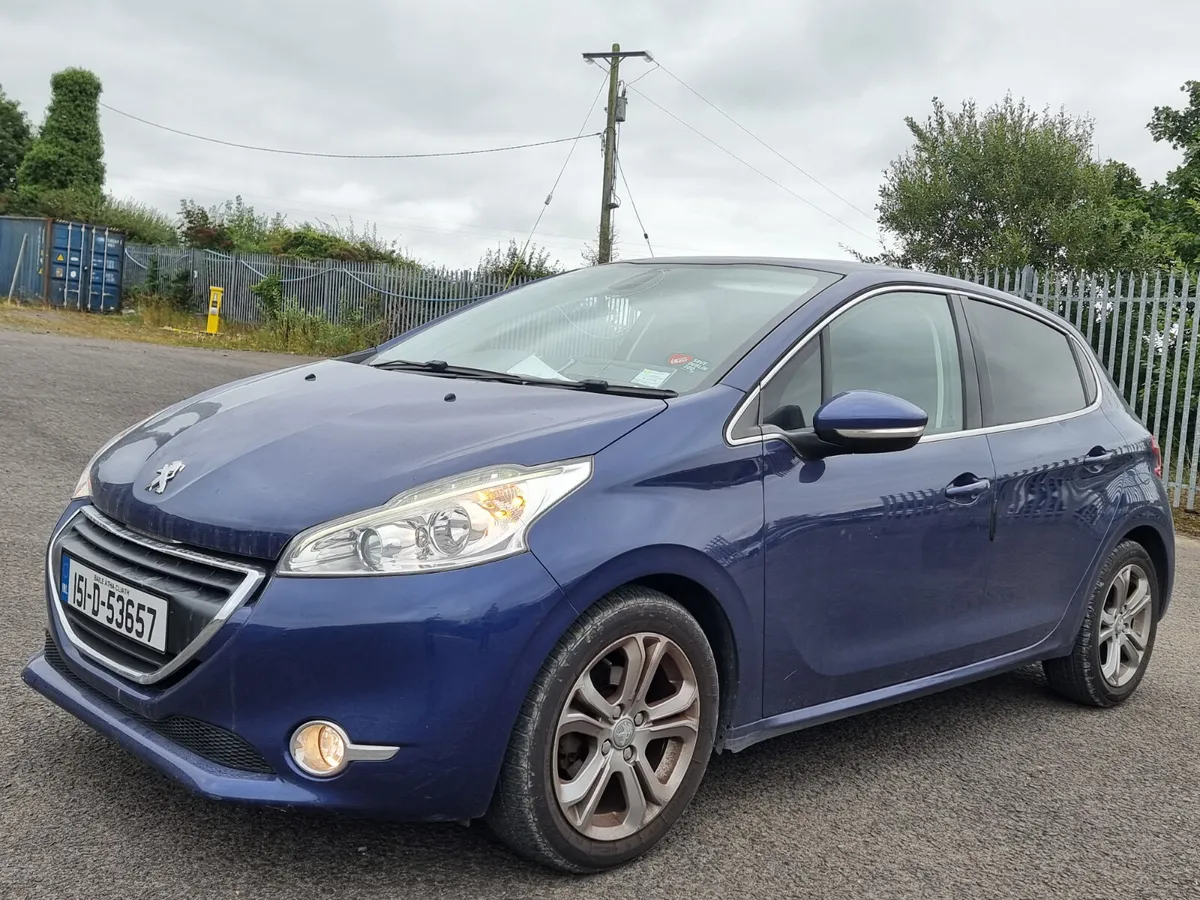 Automatic Peugeot 208 2015  1.2  low miles - Image 3