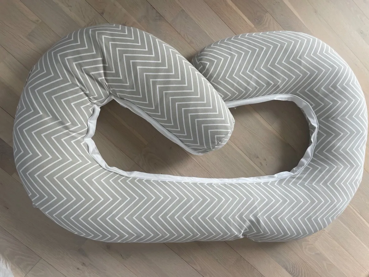 Breastfeeding and pregnancy pillows - Image 2