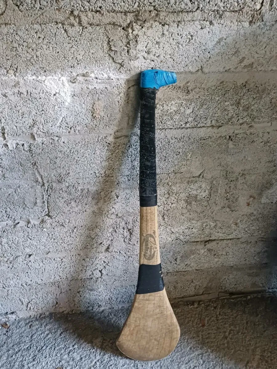 2 hurleys - Image 1