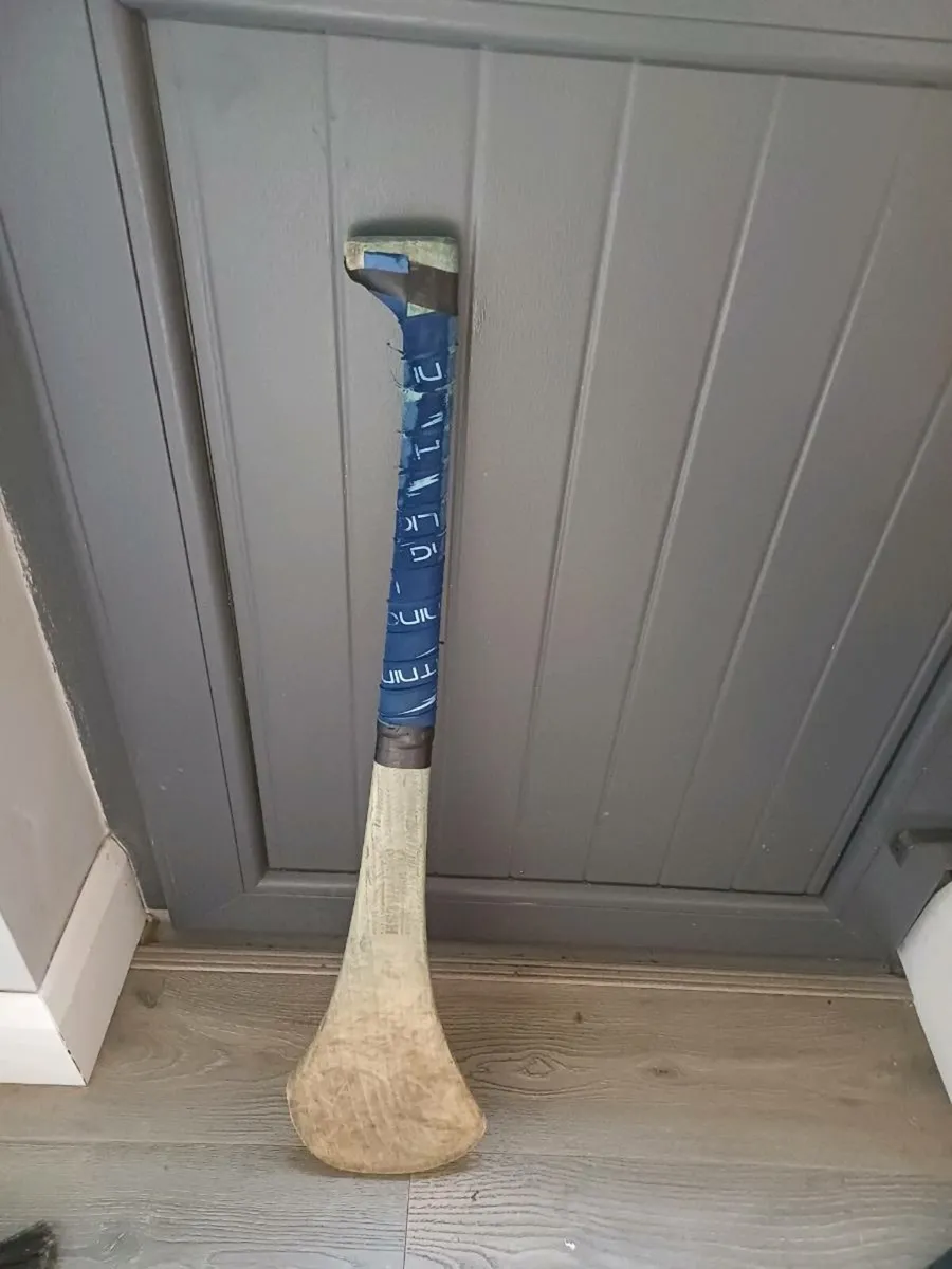 2 hurleys - Image 2