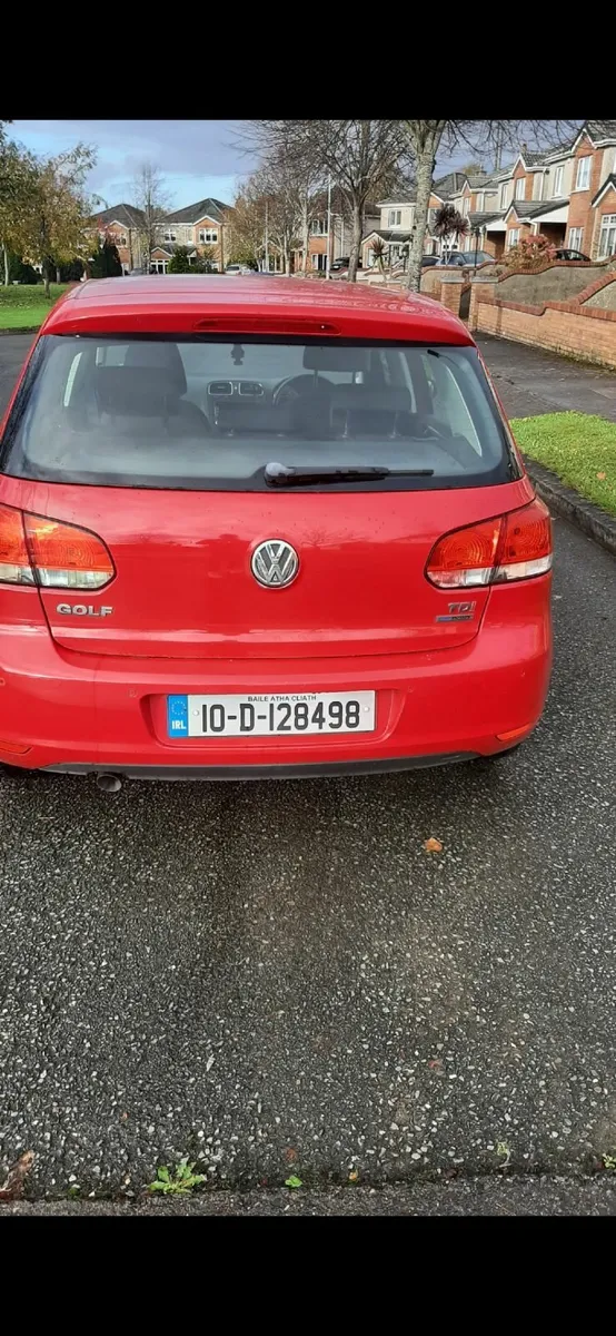 Volkswagen Golf 2010 - Image 2