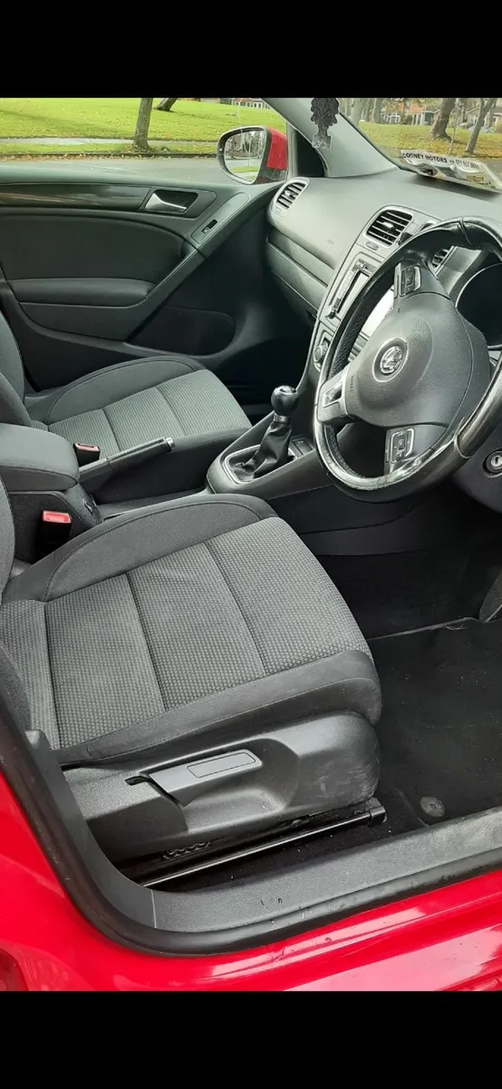 Volkswagen Golf 2010 - Image 4