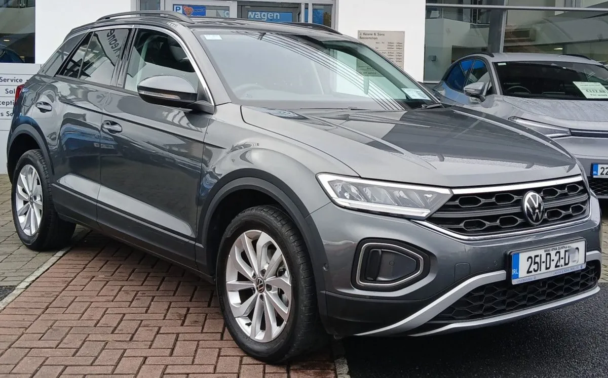 Volkswagen T-Roc Edition 75 1.0tsi 116HP  app Con - Image 1