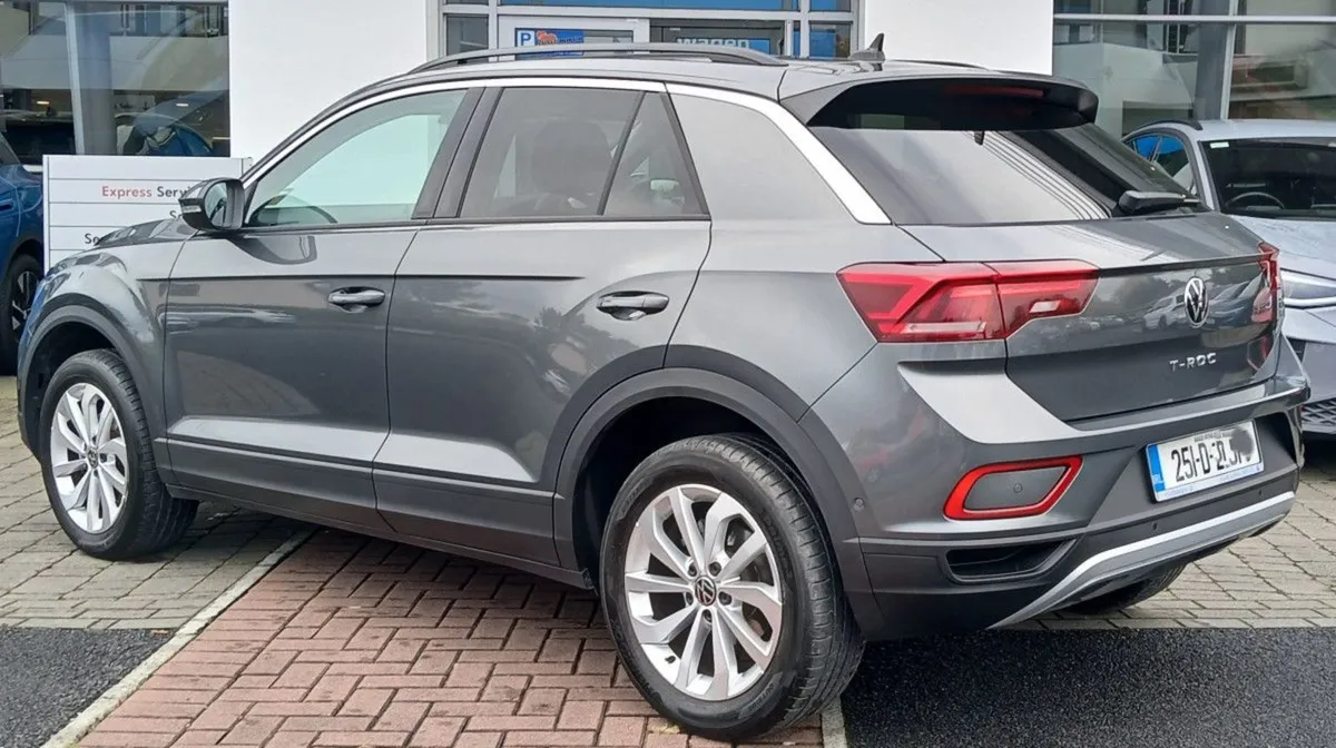 Volkswagen T-Roc Edition 75 1.0tsi 116HP  app Con - Image 4