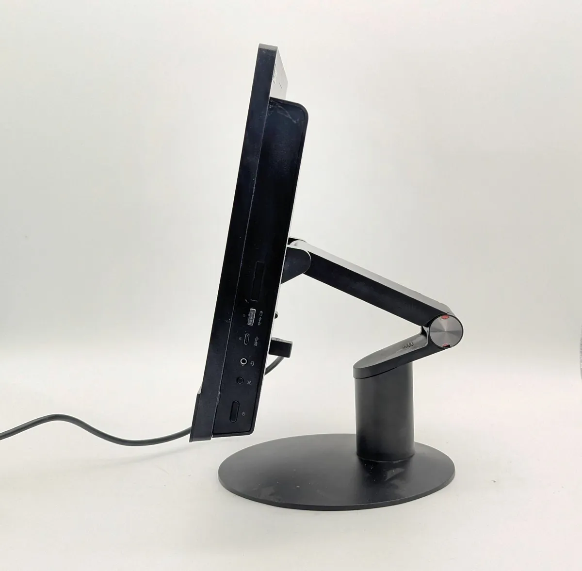 Lenovo M820z AIO Refurbished PC i5-8400 CPU - Image 4