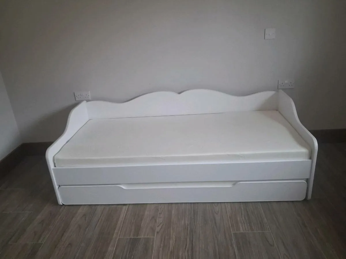 Childrens bed - Image 2