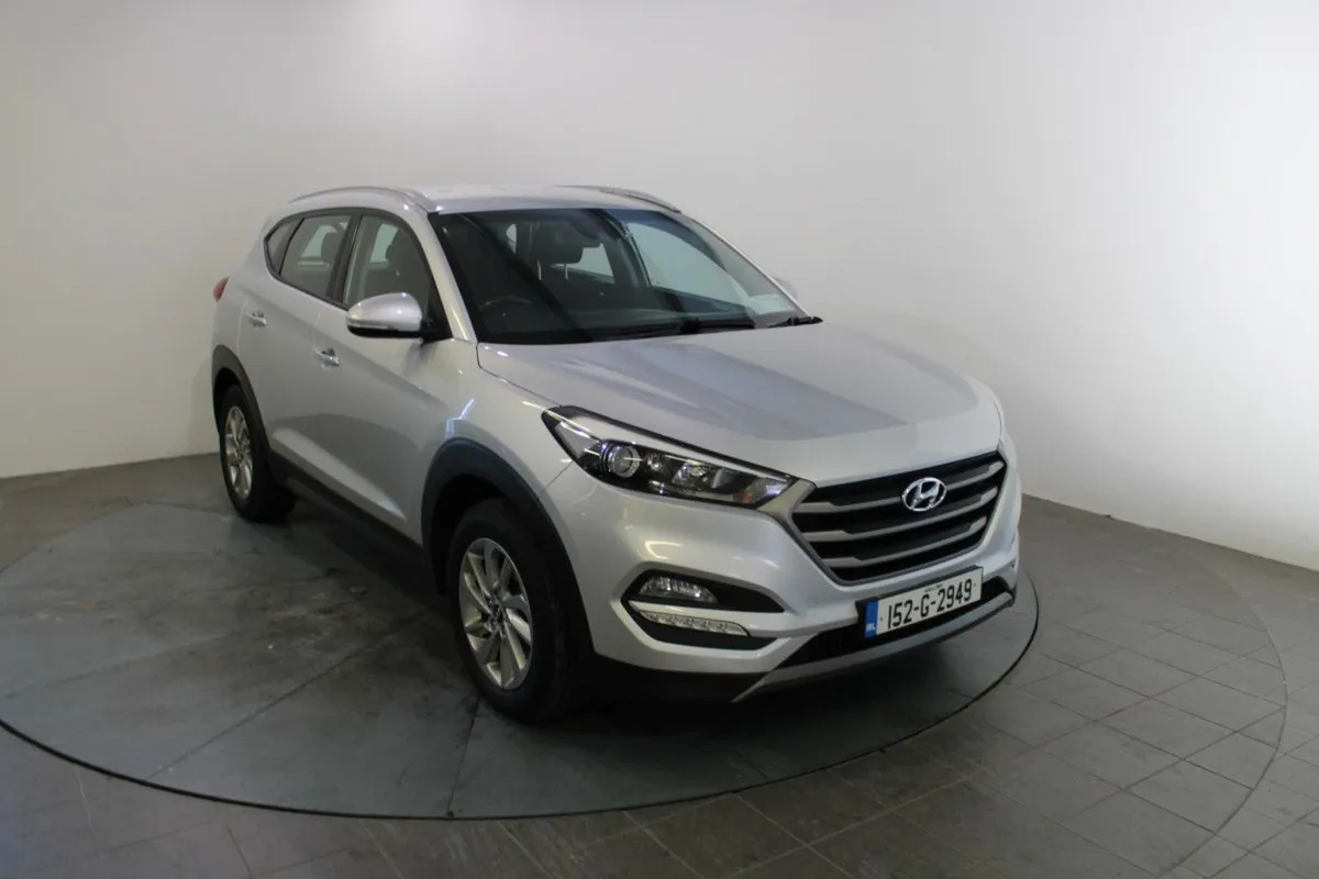 Hyundai Tucson 1.7 Crdi SE NAV 5DR - Image 1