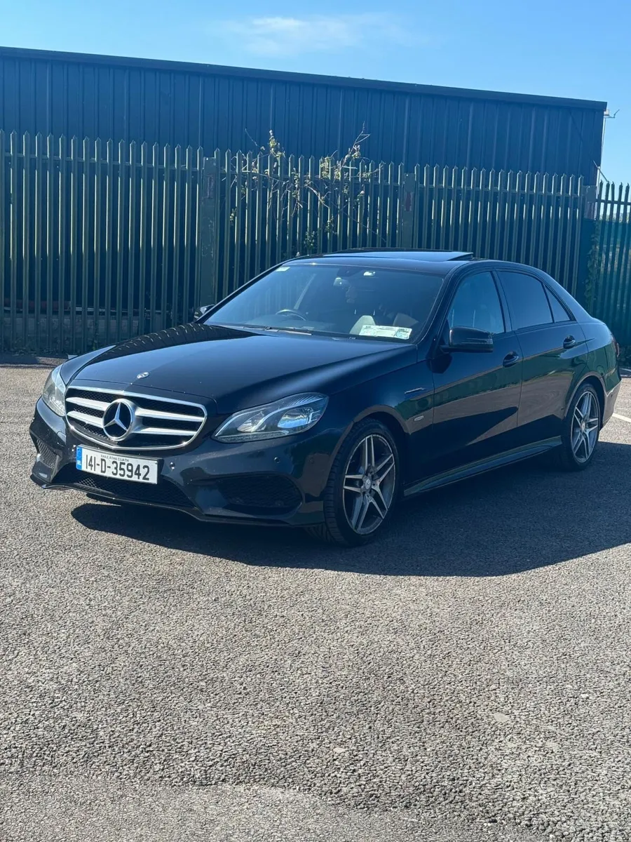 MERCEDES E300 HYYBRID AMG LINE *HUGE SPEC* - Image 1