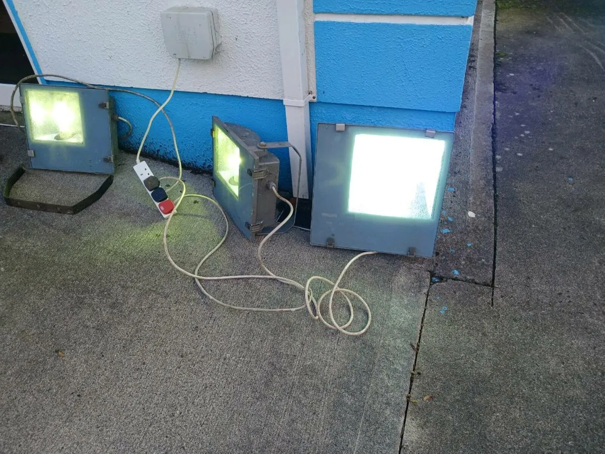 Floodlight - Image 2