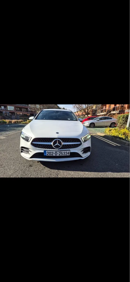 Mercedes-Benz A250e AMG Line Premium+ 2020 - Image 2