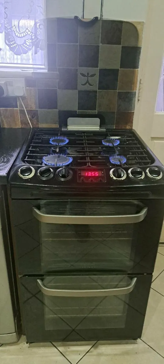 Electrolux gas cooker - Image 2