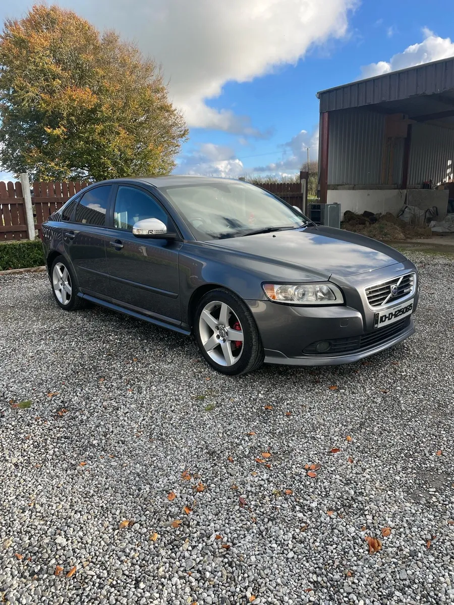 Volvo S40 R Design - Image 2