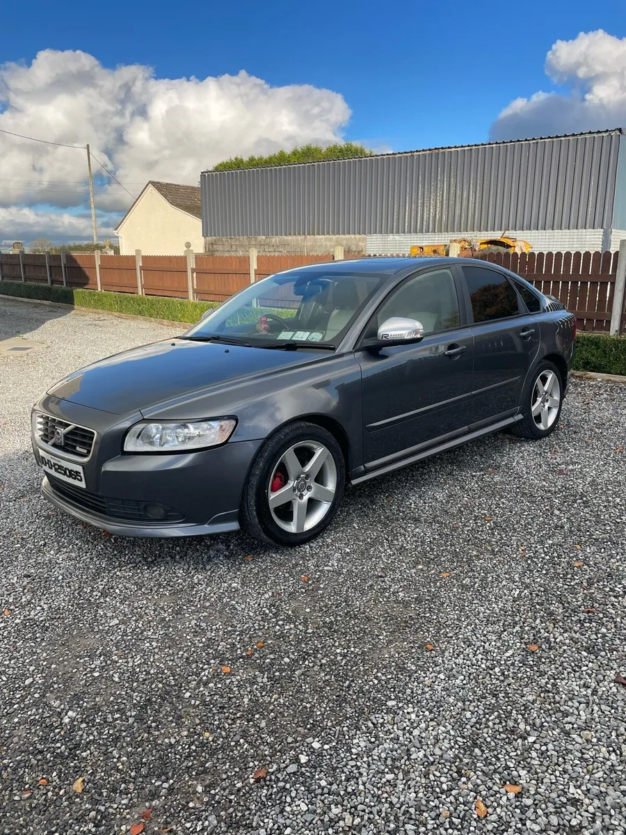 Volvo S40 R Design - Image 3