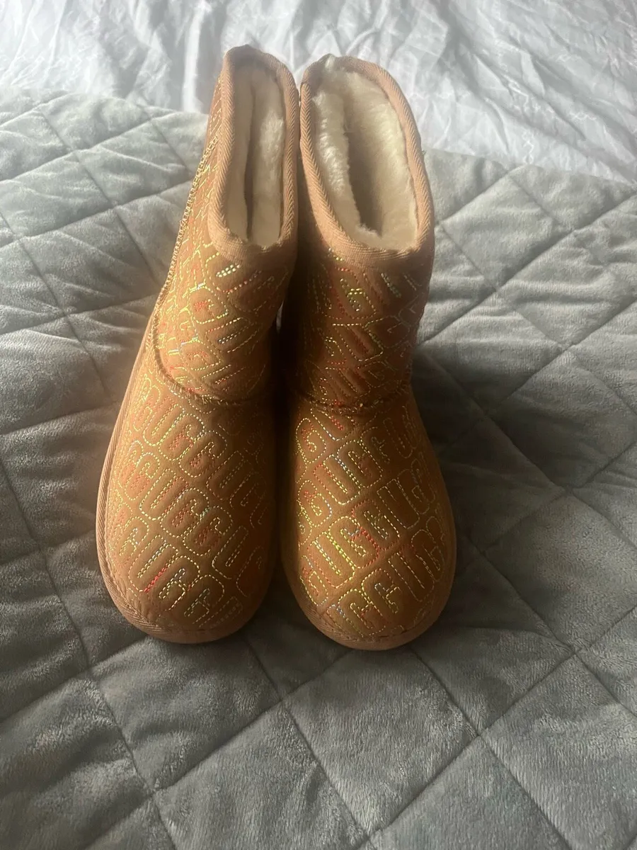 Ugg boots - Image 1