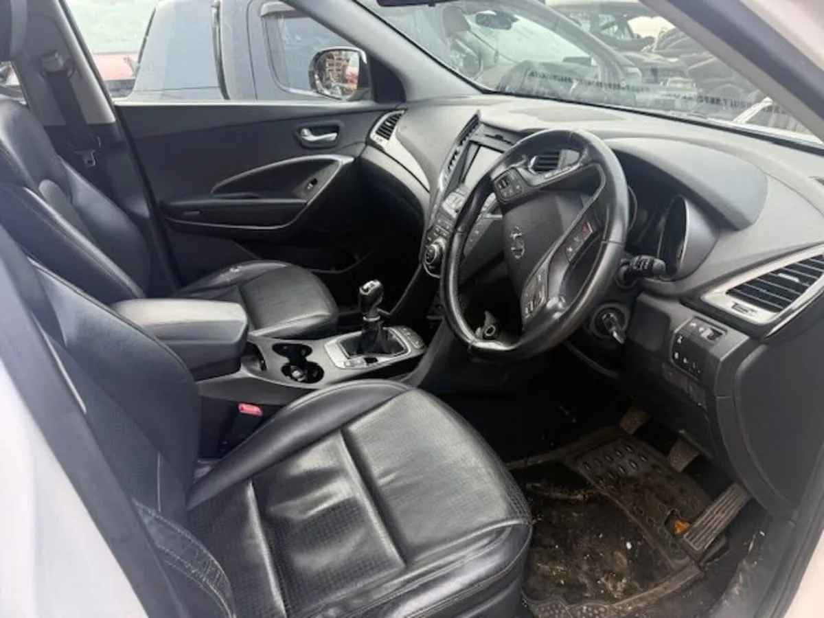 2014 HYUNDAI SANTA FE 2.2L-D - Image 3