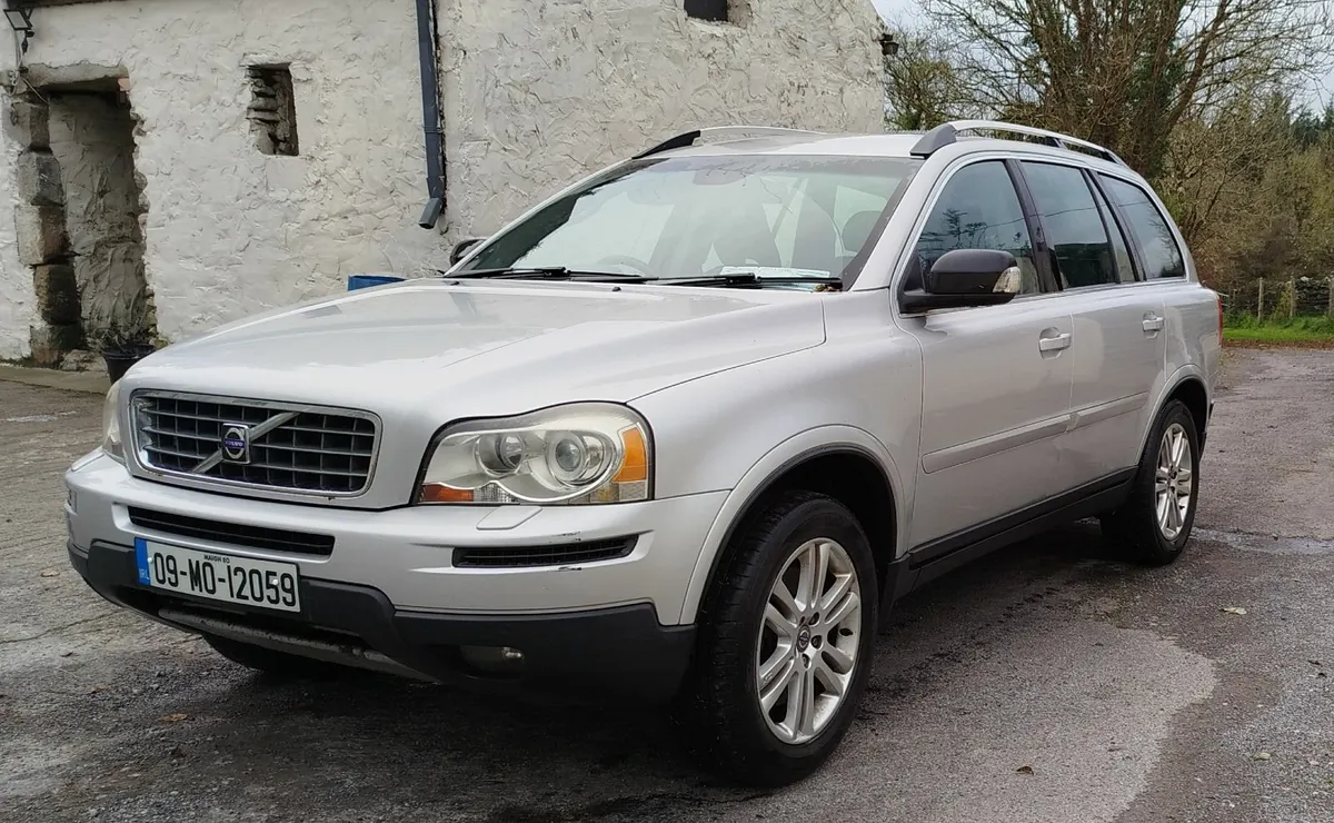Volvo XC90 2009 - Image 1