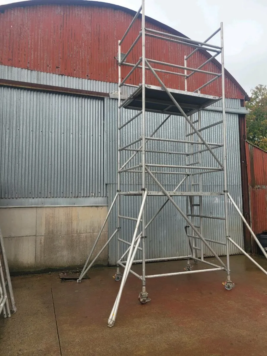 Aluminium scaffold tower 8.2m working height 6.2m - Image 2