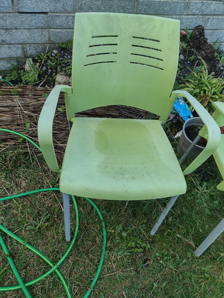 2 heavy outdoor patio/garden chairs - Image 2