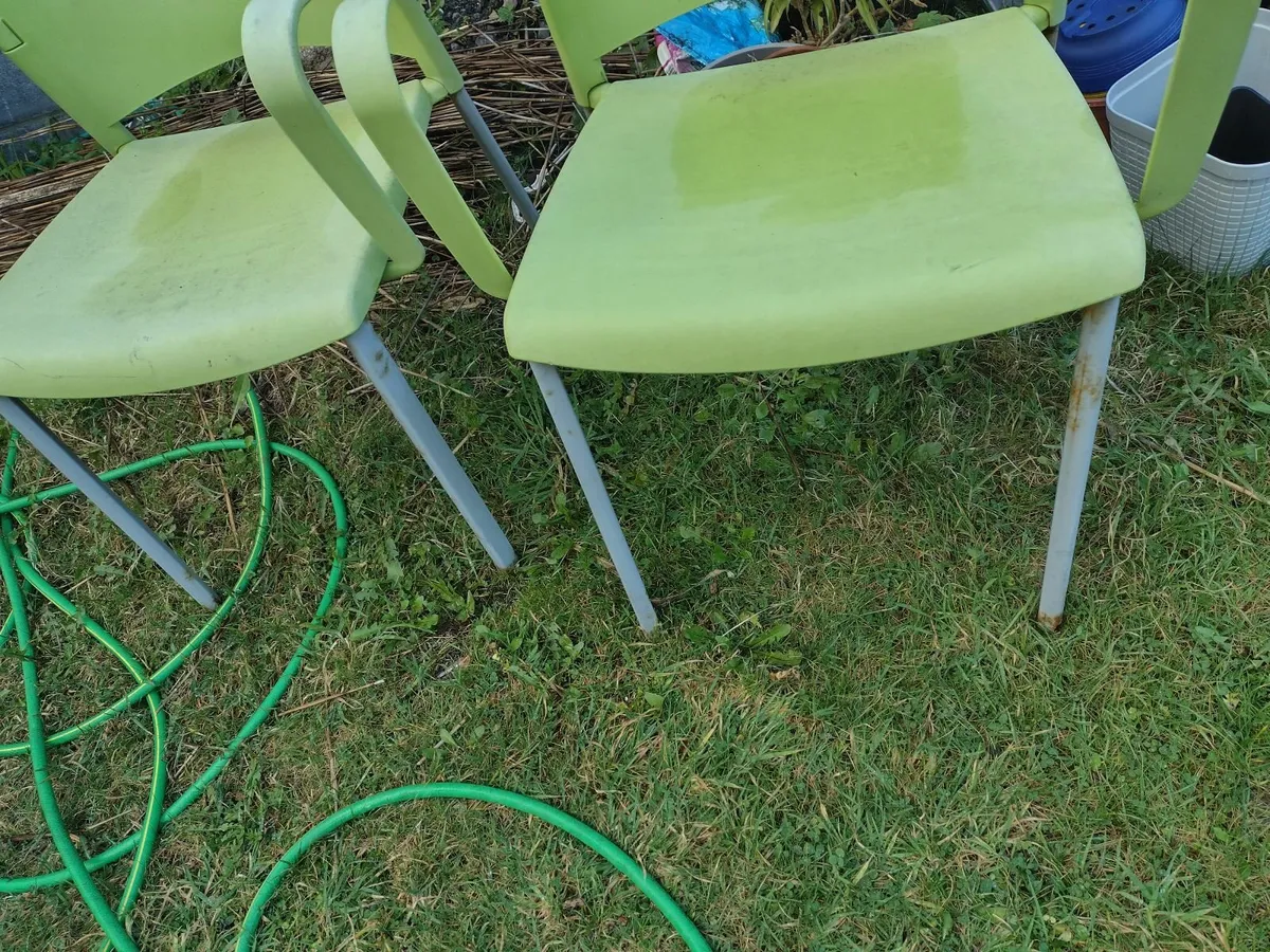 2 heavy outdoor patio/garden chairs - Image 3