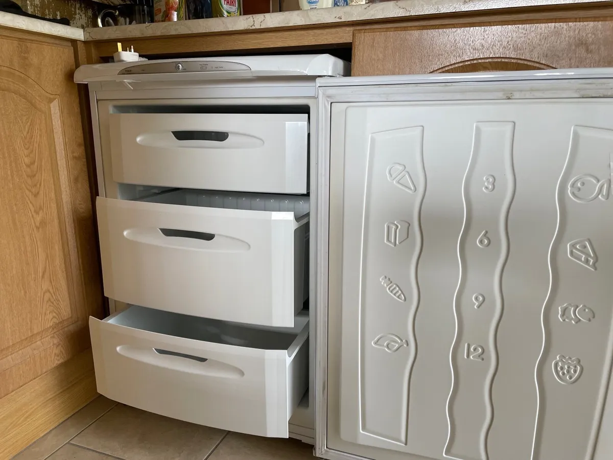Freezer - Image 2