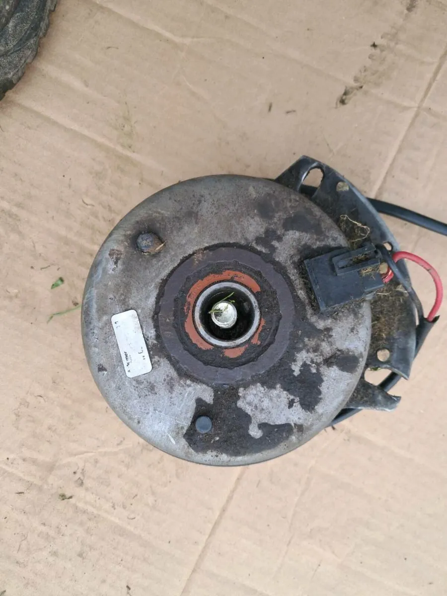 John Deere PTO clutch - Image 1
