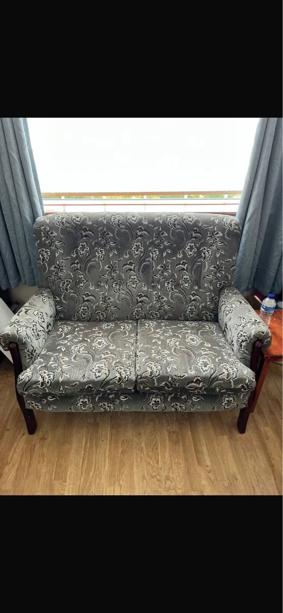 Sofa and 2 arm chairs - Image 2