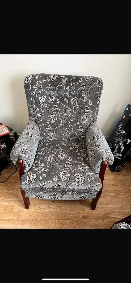 Sofa and 2 arm chairs - Image 3