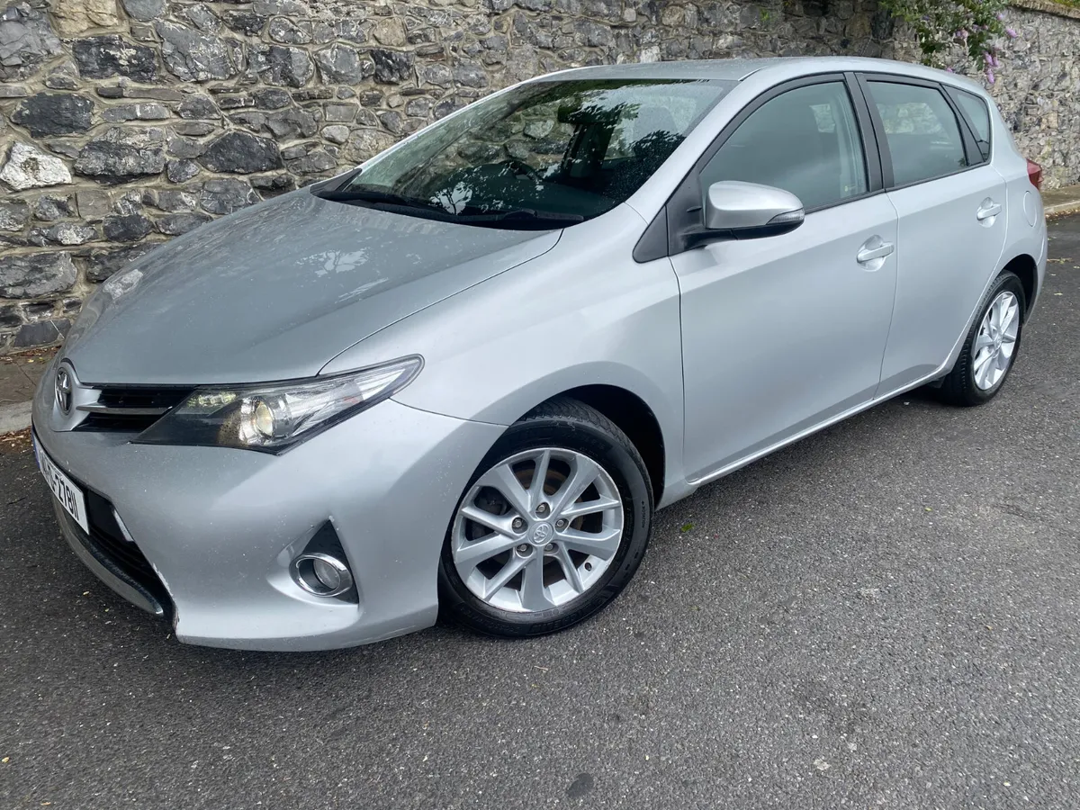 Toyota Auris 2014 1.4 D-4D AURA 4DR - Image 4