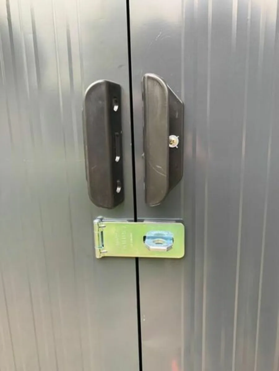 Metal Shed - Image 3