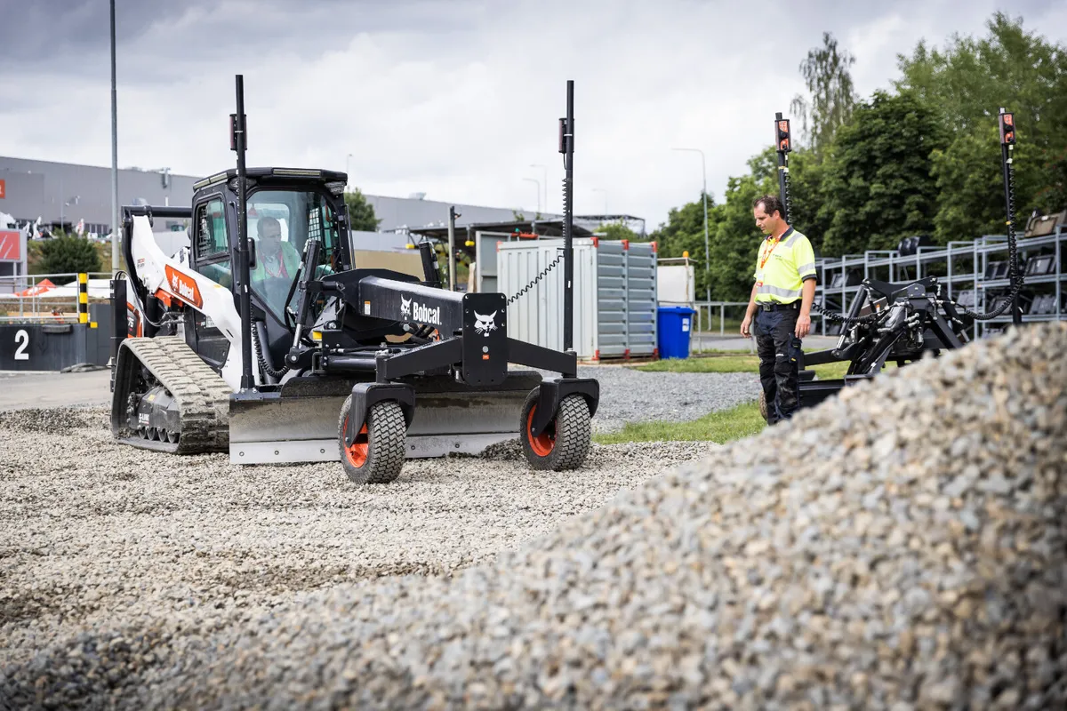 Bobcat T86 Track Loader - Image 4