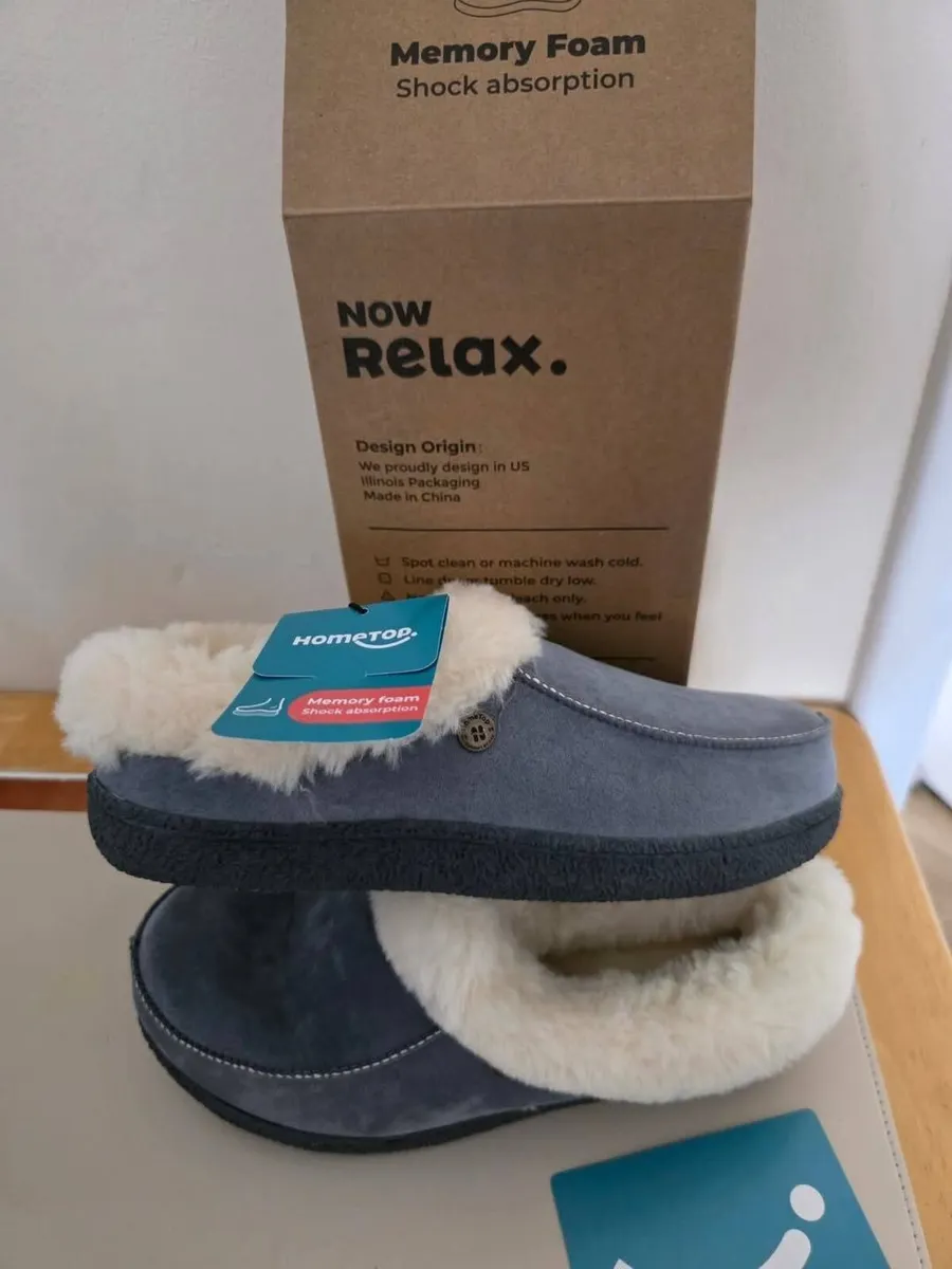 Slippers in box SIZE 5-6 - Image 1