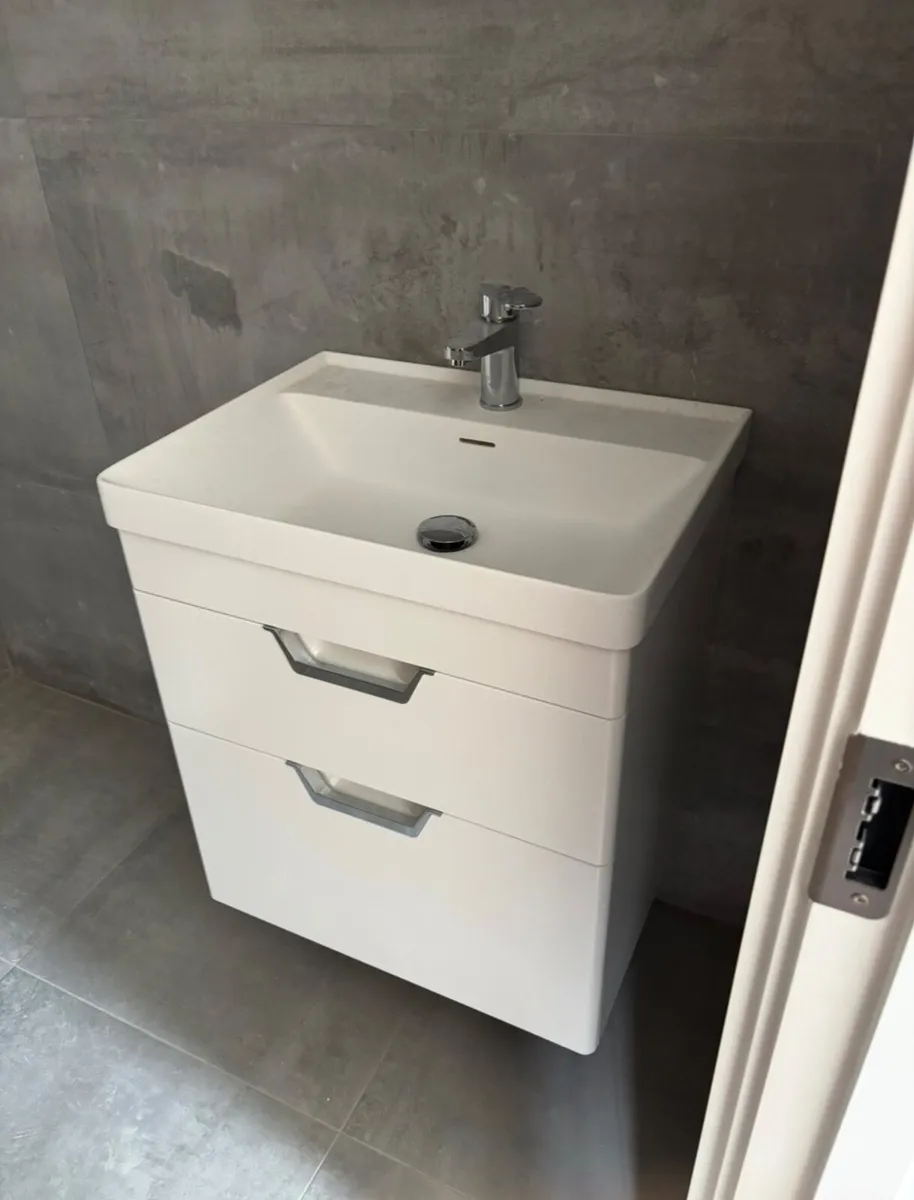 Sonas Bathroom Unit - Image 1