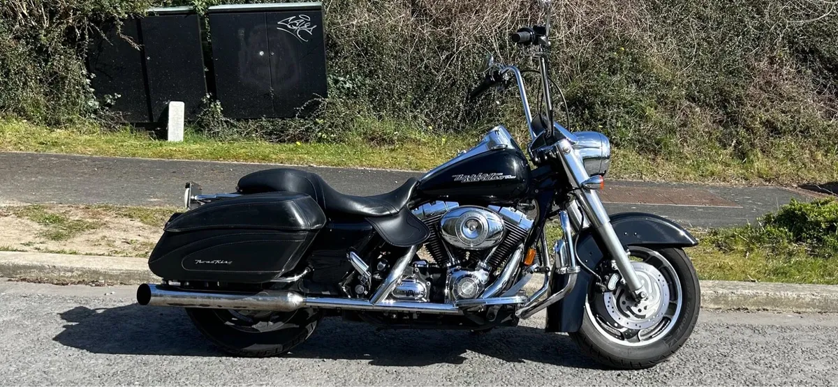 Harley  road king trade with cash Read Add - Image 4