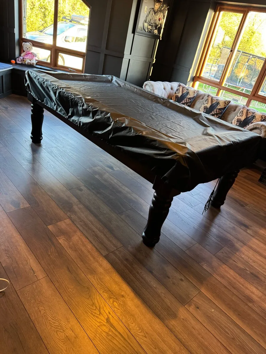 Pool table - Image 1
