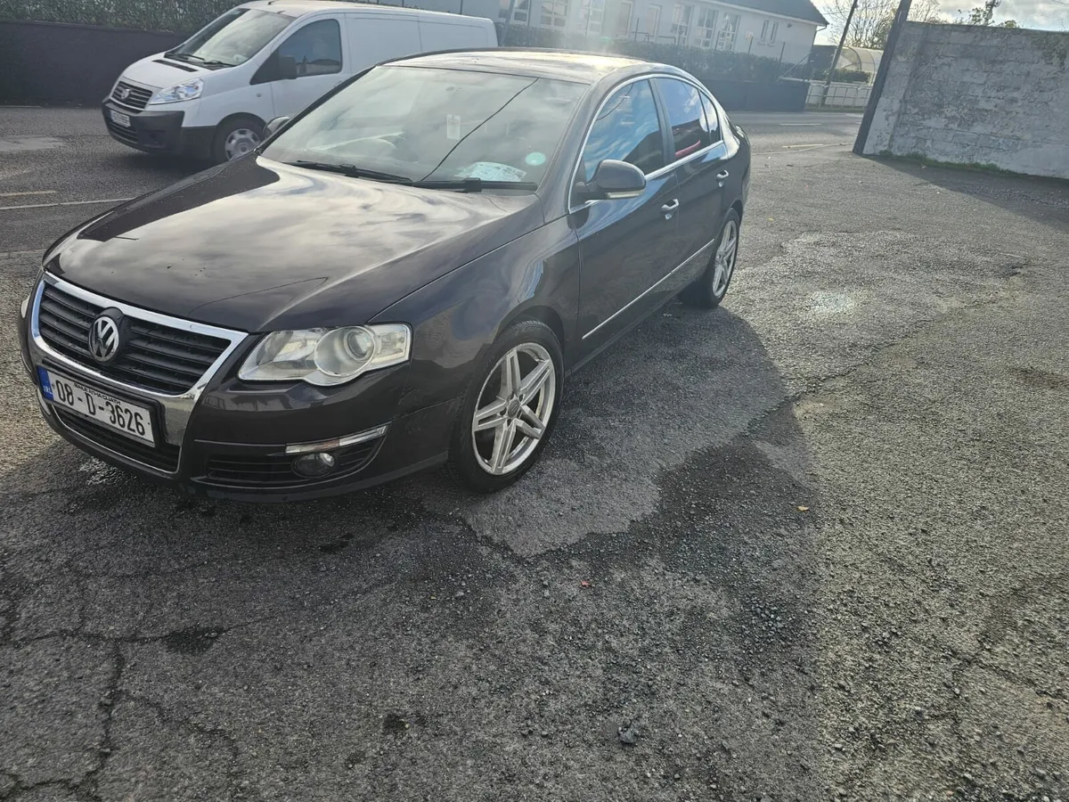 2008 Volkswagen Passat - Image 2
