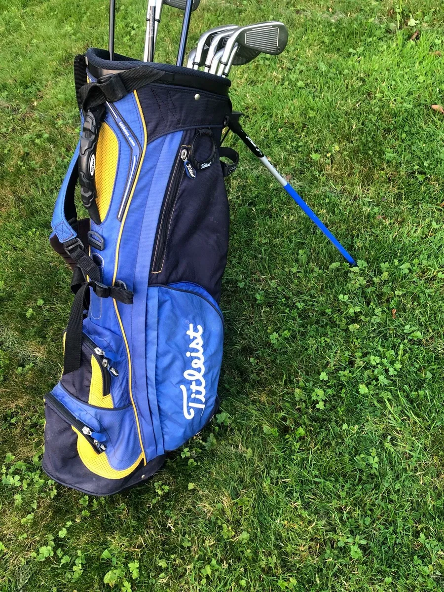 Callaway irons & Titleist bag - Image 2