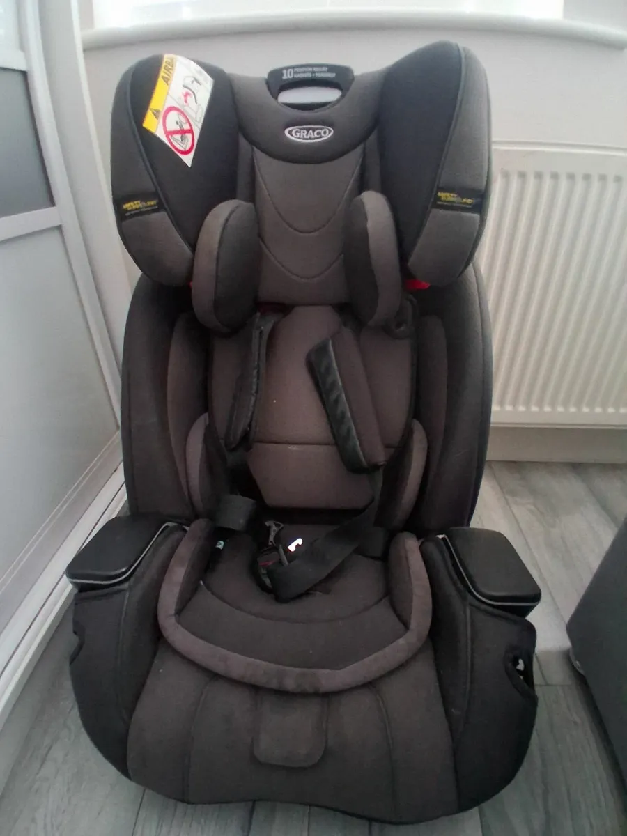 Car seat - Image 1