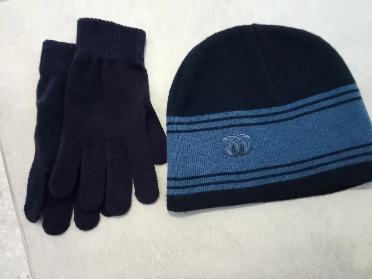 (Free) Boys Hat and Gloves Set. - Image 2