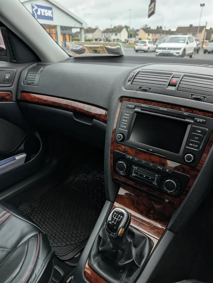 Skoda Octavia 2011 Estate • Luxury Trim • NCT 6/26 - Image 4