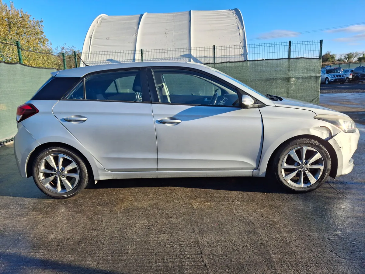 152 Hyundai i20.  Petrol - Image 2