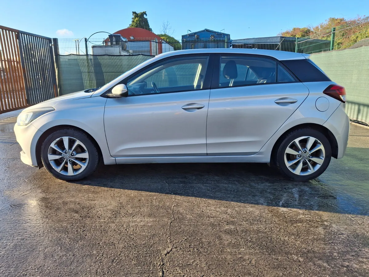 152 Hyundai i20.  Petrol - Image 3