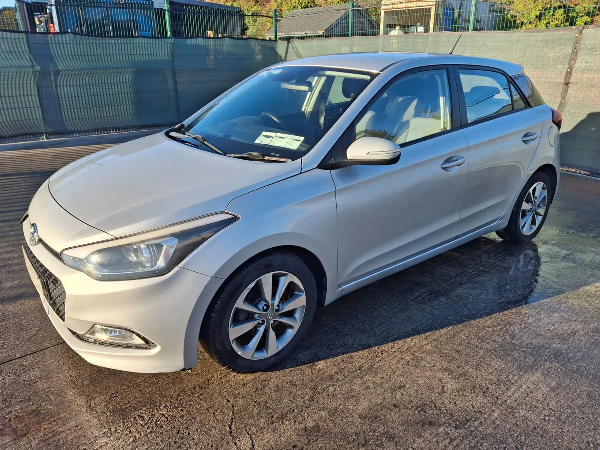152 Hyundai i20.  Petrol - Image 1